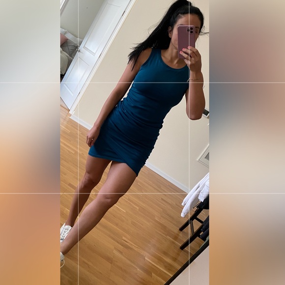 Leith Body-con Ruched Dress - Picture 5 of 5